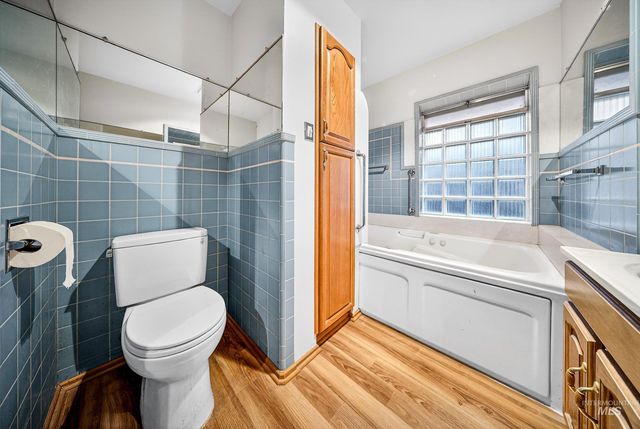 3322 N Mountain View Dr, Boise, ID 83704