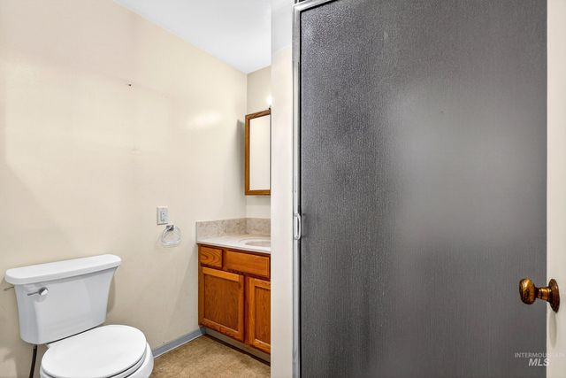 3322 N Mountain View Dr, Boise, ID 83704