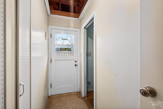 3322 N Mountain View Dr, Boise, ID 83704