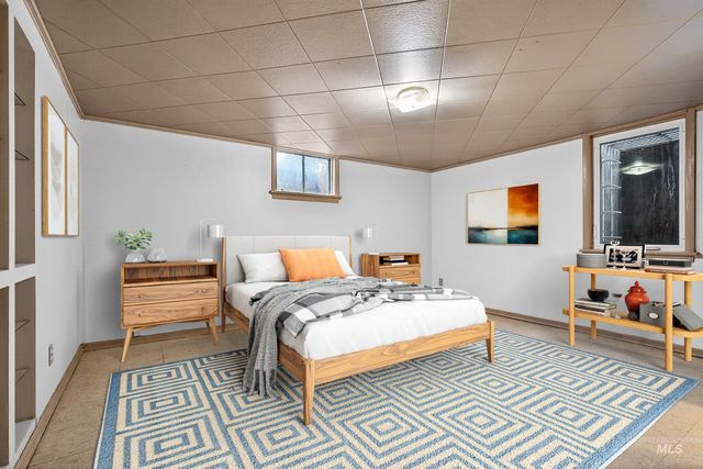 3322 N Mountain View Dr, Boise, ID 83704