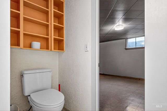 3322 N Mountain View Dr, Boise, ID 83704