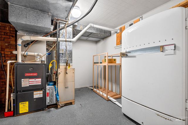 3322 N Mountain View Dr, Boise, ID 83704