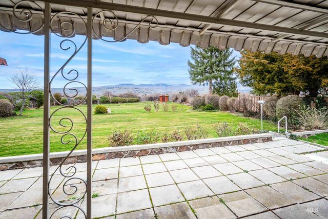 3322 N Mountain View Dr, Boise, ID 83704