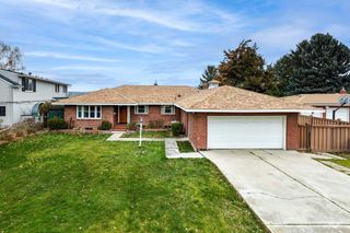 3322 N Mountain View Dr, Boise, ID 83704