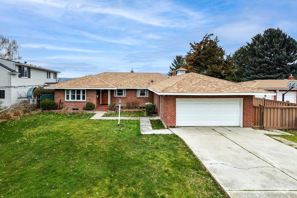 3322 N Mountain View Dr, Boise, ID 83704