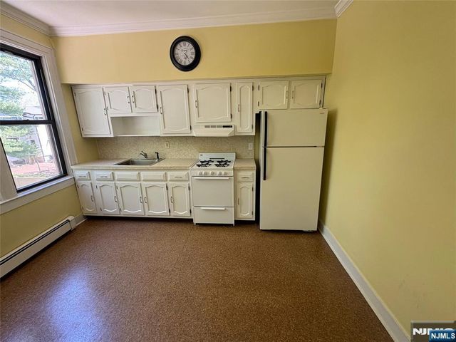 38 River Edge Road 40B, River Edge, NJ 07661