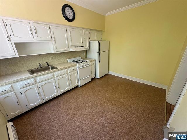 38 River Edge Road 40B, River Edge, NJ 07661