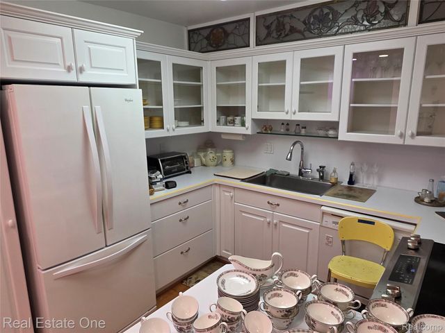 31935 W 14 Mile Road 120, Farmington Hills, MI 48334