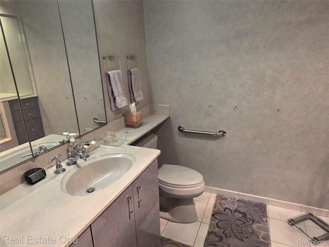 31935 W 14 Mile Road 120, Farmington Hills, MI 48334