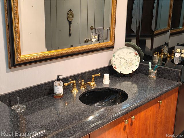 31935 W 14 Mile Road 120, Farmington Hills, MI 48334