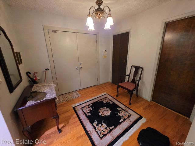 31935 W 14 Mile Road 120, Farmington Hills, MI 48334