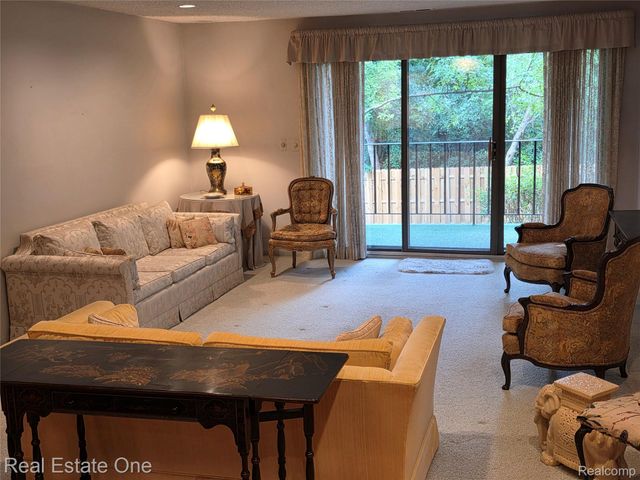 31935 W 14 Mile Road 120, Farmington Hills, MI 48334