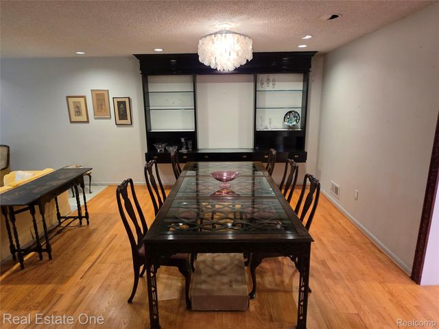 31935 W 14 Mile Road 120, Farmington Hills, MI 48334