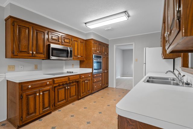 10 Ivy Cir, Arkadelphia, AR 71923