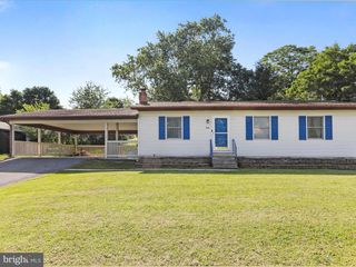 674 HARRISON AVE, Berkeley Springs, WV 25411