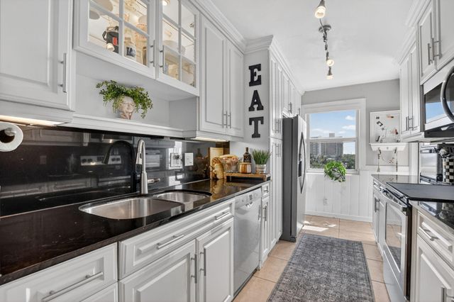 1050 Hillsboro Mile Hillsboro Mile 602w, Hillsboro Beach, FL 33062