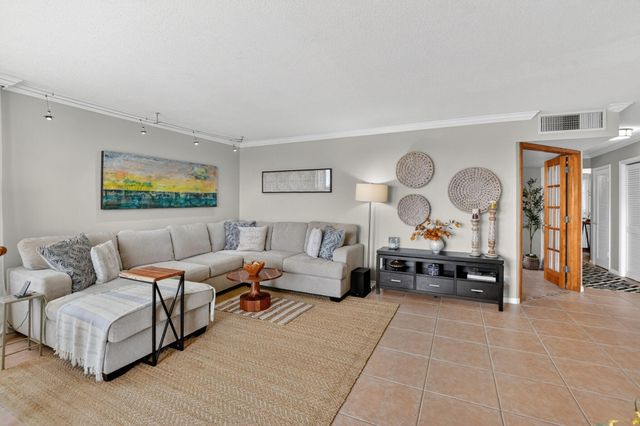 1050 Hillsboro Mile Hillsboro Mile 602w, Hillsboro Beach, FL 33062