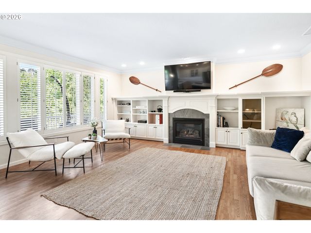 8407 Nw HAWKINS Blvd, Portland, OR 97229