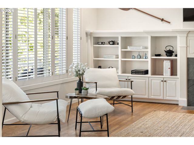 8407 Nw HAWKINS Blvd, Portland, OR 97229