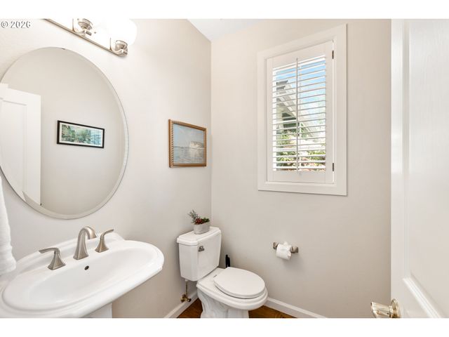 8407 Nw HAWKINS Blvd, Portland, OR 97229