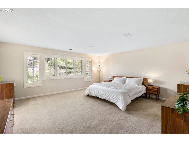 8407 Nw HAWKINS Blvd, Portland, OR 97229