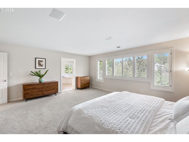 8407 Nw HAWKINS Blvd, Portland, OR 97229