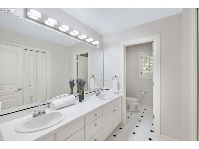 8407 Nw HAWKINS Blvd, Portland, OR 97229