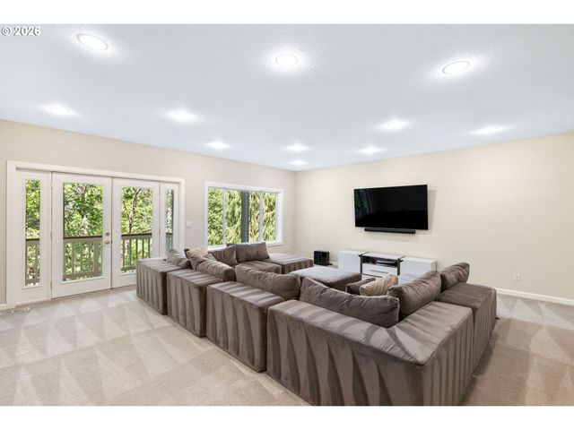 8407 Nw HAWKINS Blvd, Portland, OR 97229