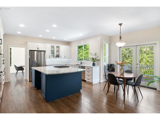 8407 Nw HAWKINS Blvd, Portland, OR 97229