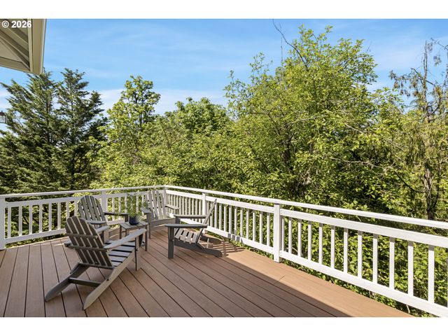 8407 Nw HAWKINS Blvd, Portland, OR 97229