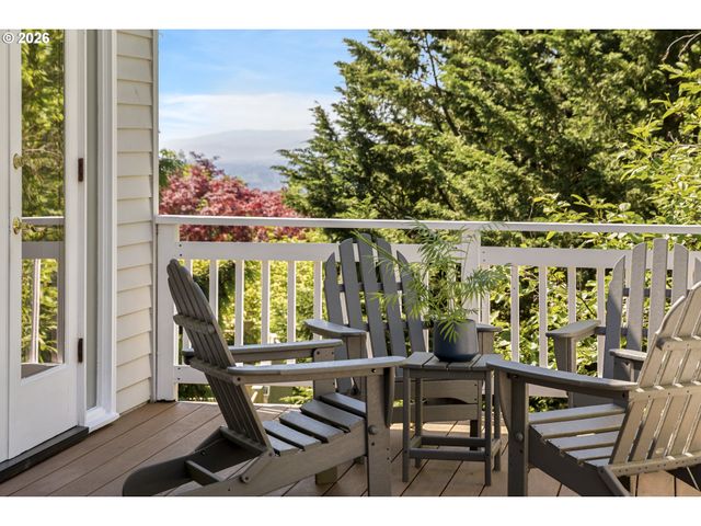 8407 Nw HAWKINS Blvd, Portland, OR 97229