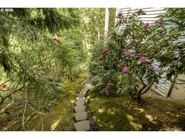 8407 Nw HAWKINS Blvd, Portland, OR 97229