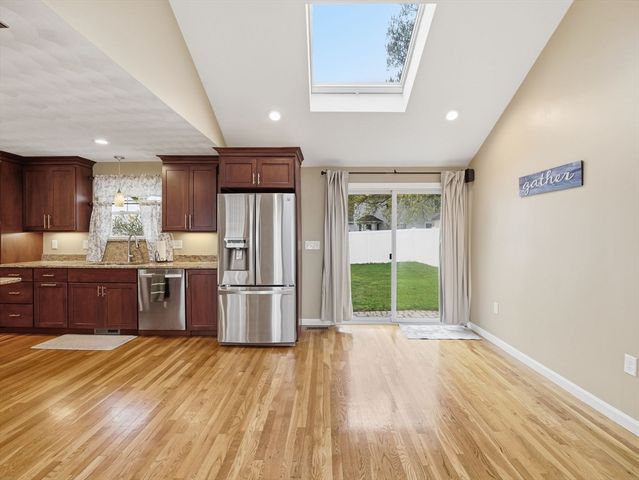 73 Pawtucket Dr, Lowell, MA 01854