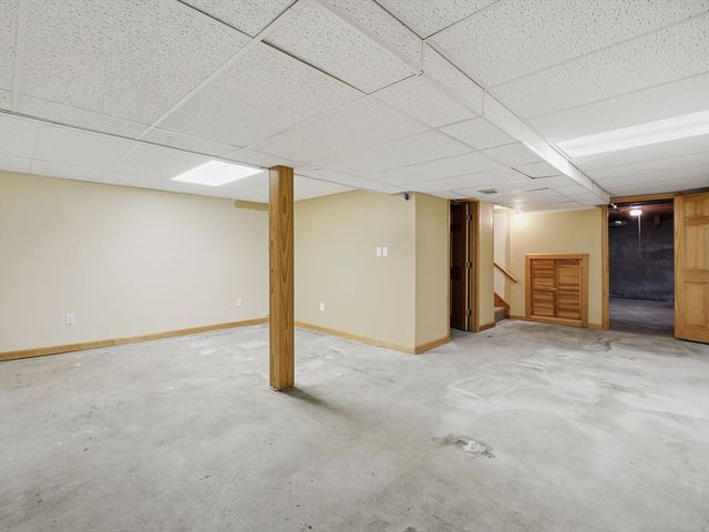 73 Pawtucket Dr, Lowell, MA 01854