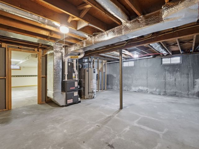 73 Pawtucket Dr, Lowell, MA 01854