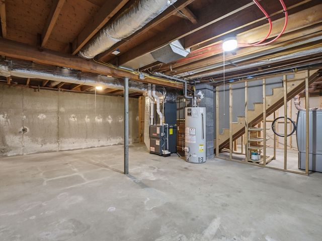 73 Pawtucket Dr, Lowell, MA 01854