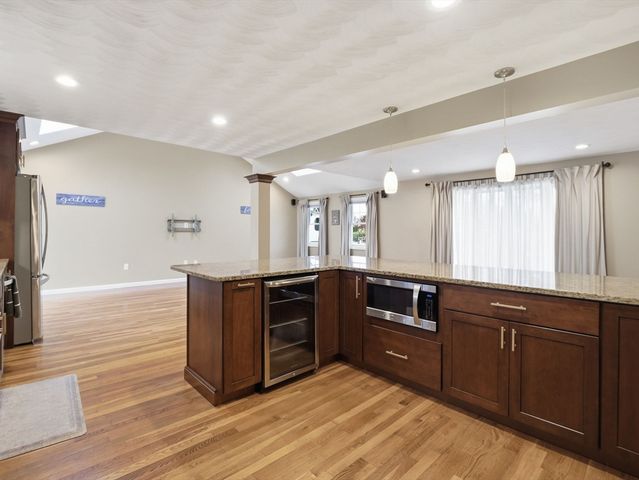 73 Pawtucket Dr, Lowell, MA 01854