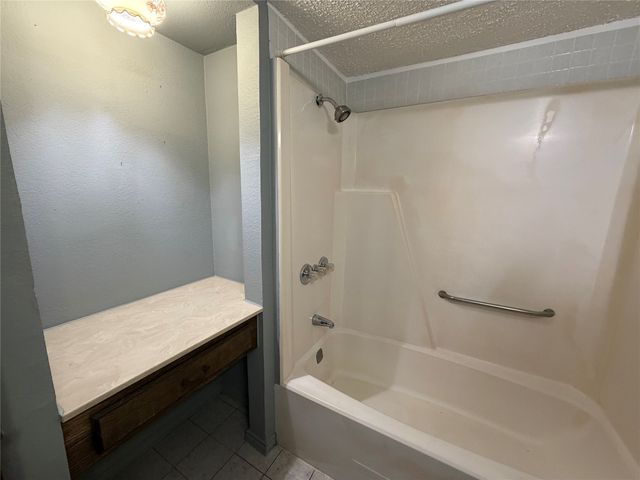 216 W Marshall Street, Palmer, TX 75152