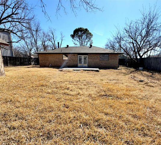 216 W Marshall Street, Palmer, TX 75152