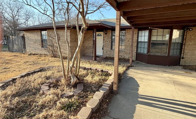 216 W Marshall Street, Palmer, TX 75152