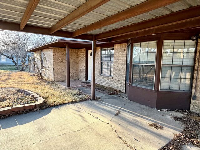 216 W Marshall Street, Palmer, TX 75152