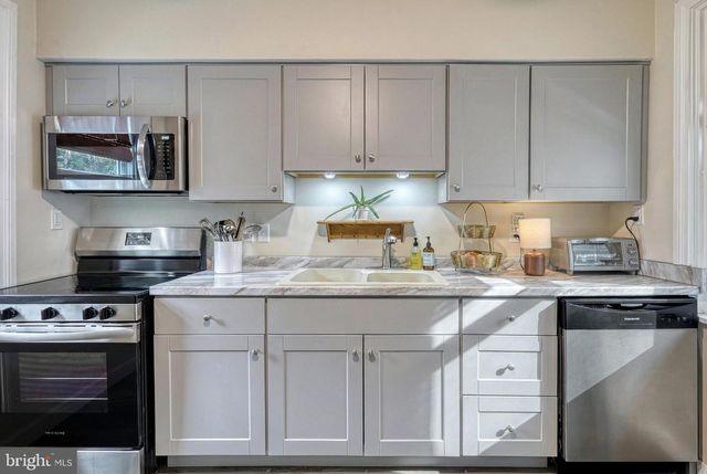 417 S HIGH ST, Mechanicsburg, PA 17055