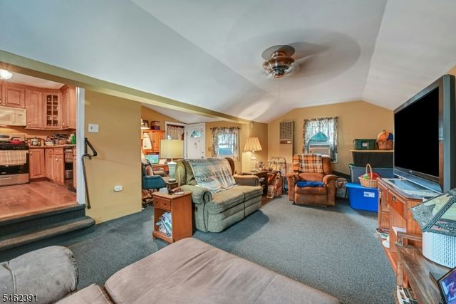 40 Wanaque Ave, Wanaque Boro, NJ 07420