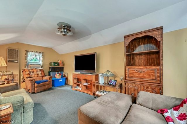 40 Wanaque Ave, Wanaque Boro, NJ 07420