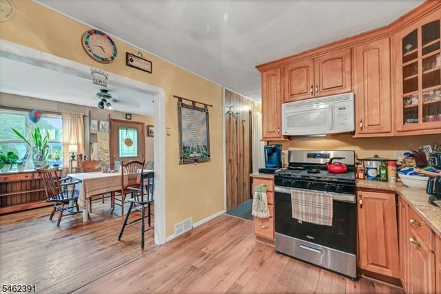 40 Wanaque Ave, Wanaque Boro, NJ 07420