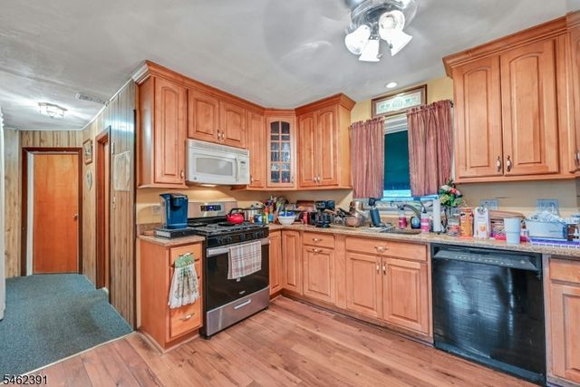 40 Wanaque Ave, Wanaque Boro, NJ 07420