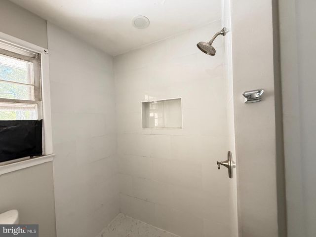 1700 LEE RD, Fort Washington, MD 20744