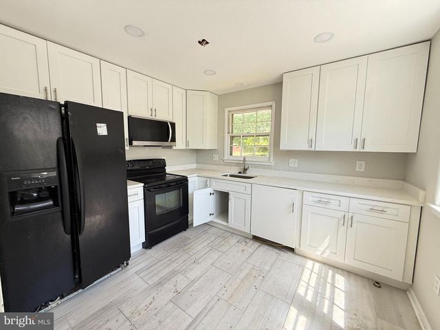 1700 LEE RD, Fort Washington, MD 20744