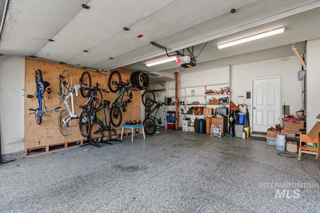 6190 N Drake Way, Garden City, ID 83714