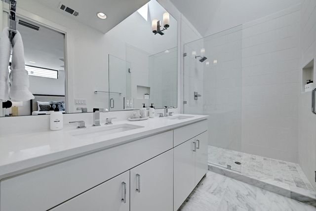 3406 E 17th ST 5, Austin, TX 78721